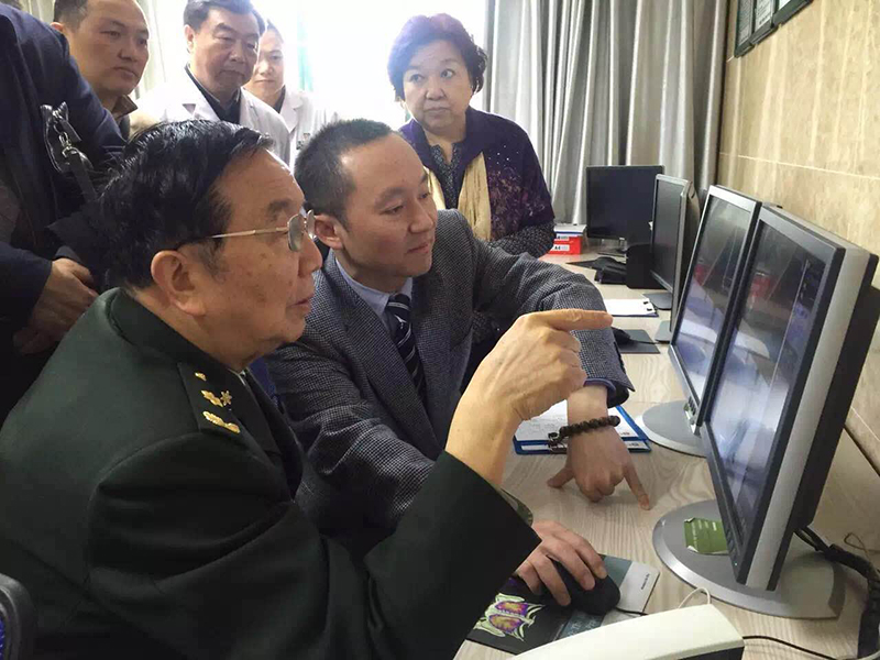 成都空軍司令員方殿榮中將蒞臨四川友誼醫(yī)院