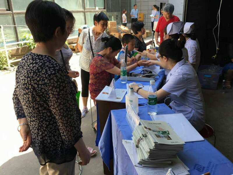 四川友誼醫(yī)院積極開展“惠民生義診活動(dòng)”