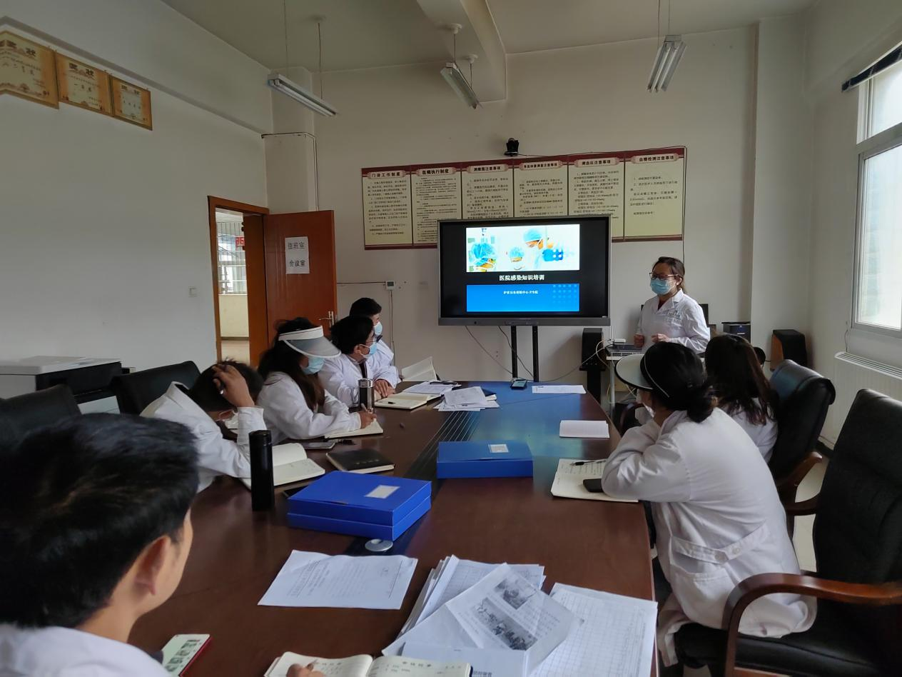 對(duì)口支援進(jìn)行時(shí)|四川友誼醫(yī)院李萍英、舒艷梅在甘孜州爐霍縣朱倭鎮(zhèn)開展防護(hù)知識(shí)培訓(xùn)