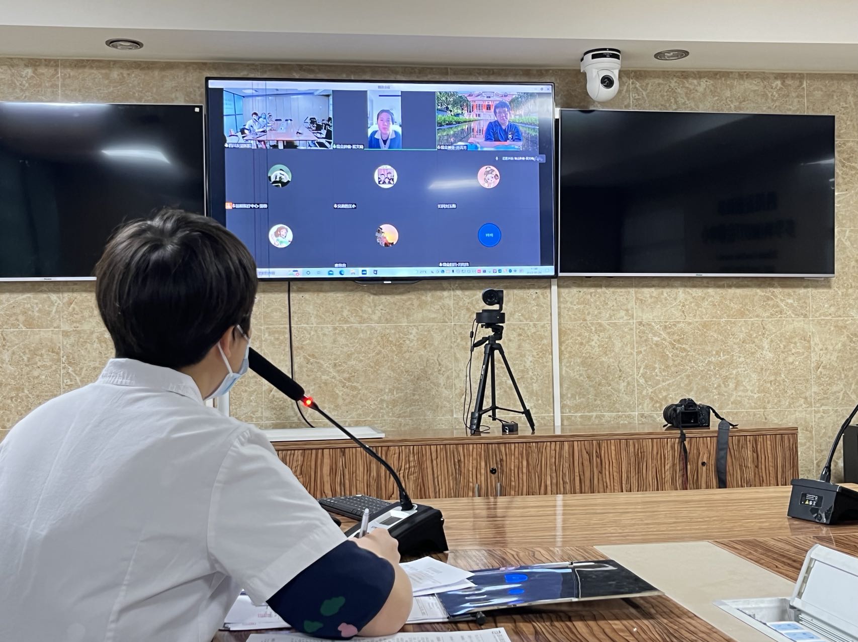 四川友誼醫(yī)院聯(lián)合上海交通大學(xué)附屬瑞金醫(yī)院成功開展一例疑難腫瘤多學(xué)科遠(yuǎn)程會(huì)診