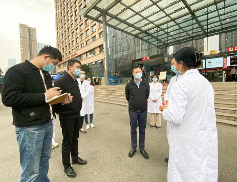 錦江區(qū)人民政府萬(wàn)科副區(qū)長(zhǎng)調(diào)研指導(dǎo)我院甲流防控及文明典范城市創(chuàng)建工作